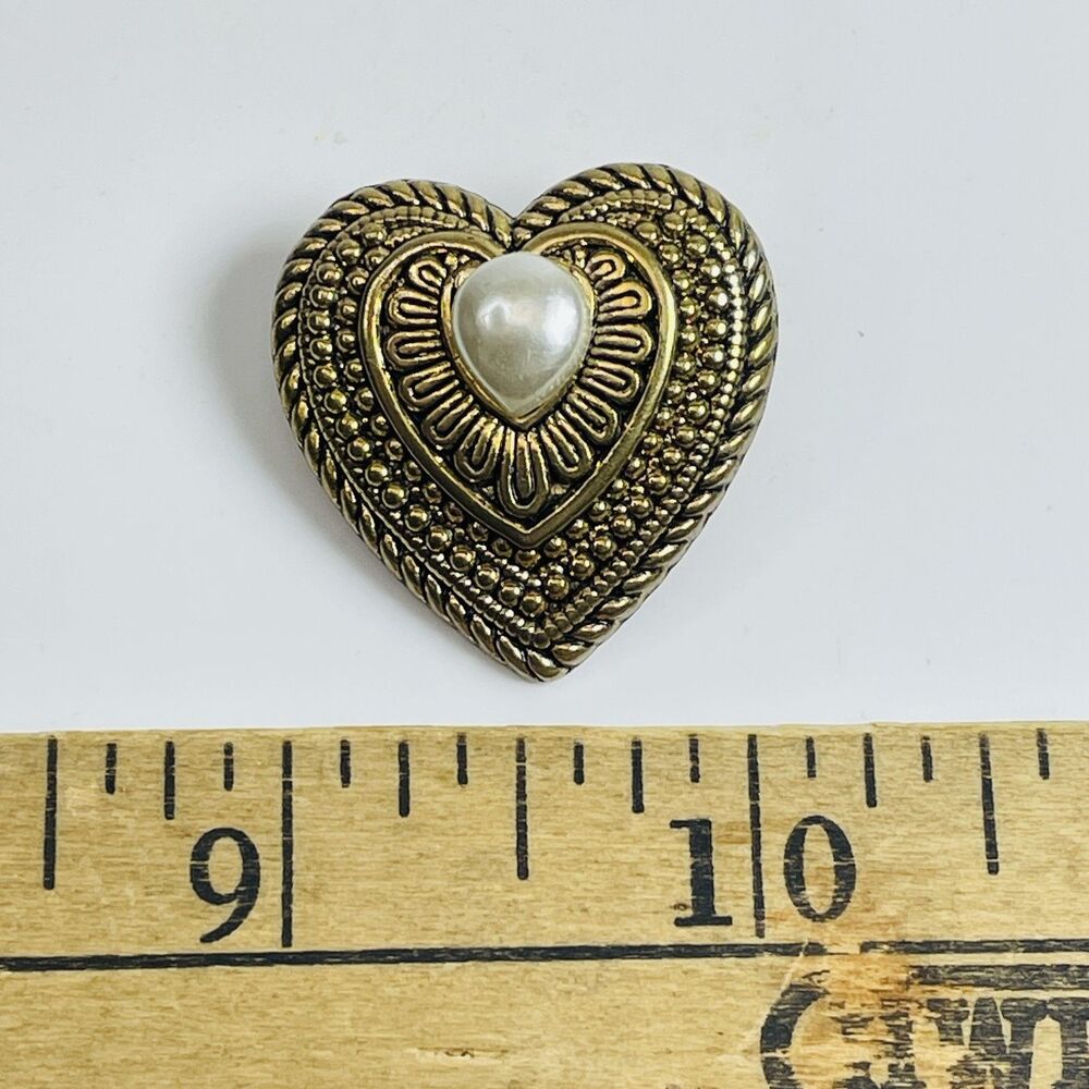 Vintage Gold Tone Heart Brooch Pin Faux Pearl Textured Rope Design Taiwan - Picture 4 of 4